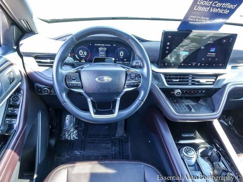 Used 2025 Ford Explorer Platinum w/ LUX Leather Package image 14