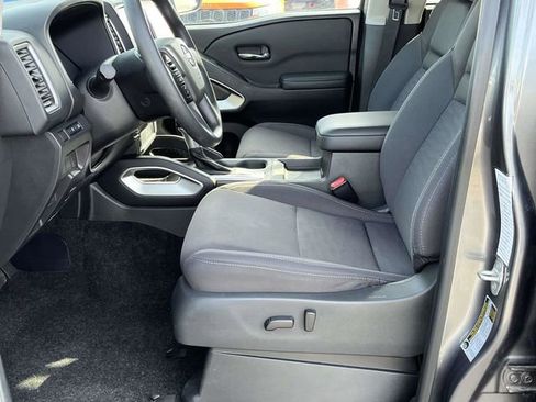 Used 2023 Nissan Frontier SV image 13