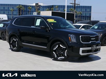 Used 2024 Kia Telluride EX w/ EX Captain's Chair Package