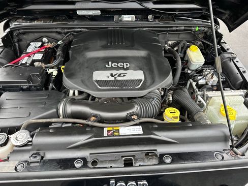 Used 2014 Jeep Wrangler Sport image 9