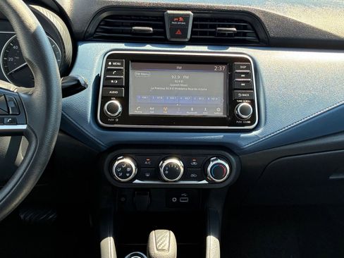 Used 2025 Nissan Versa SV FWD image 17