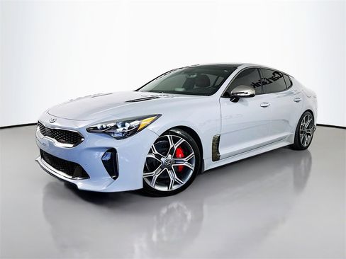 Used 2020 Kia Stinger GT1 image 3