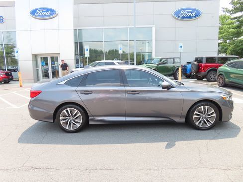 Used 2019 Honda Accord Hybrid image 10