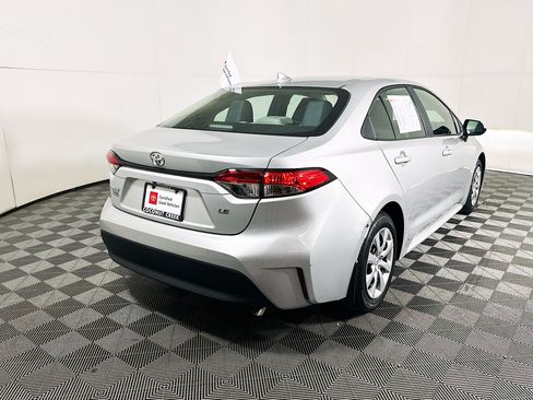 Certified 2025 Toyota Corolla LE FWD image 3