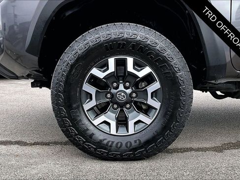 Used 2021 Toyota Tacoma TRD Off-Road image 33