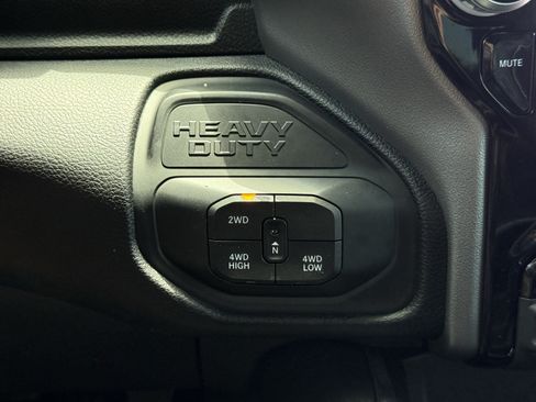 Used 2025 RAM 2500 Laramie AWD/4WD image 24