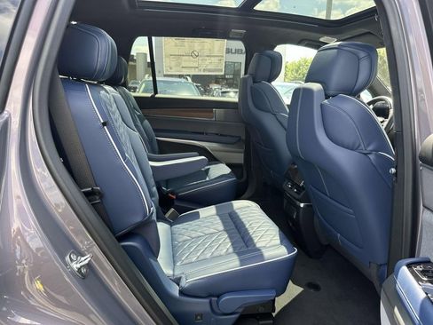New 2026 Cadillac Vistiq Premium Luxury AWD/4WD image 11