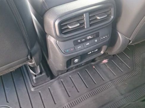 Used 2023 Honda Pilot TrailSport image 21