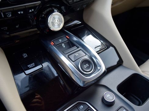 Used 2022 Acura MDX FWD image 16