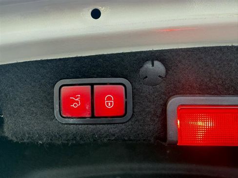 Used 2020 Mercedes-Benz C 300 C 300 SEDAN w/PREMIUM PACKAGE image 21