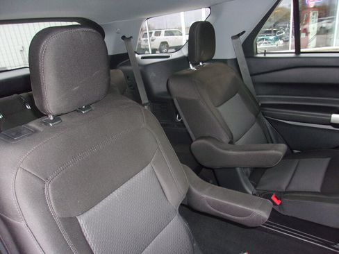 Used 2023 Ford Explorer XLT w/ Class IV Trailer Tow Package image 12