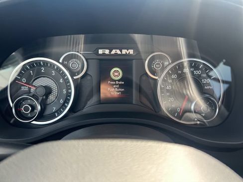 Used 2022 RAM 1500 Big Horn AWD/4WD image 16