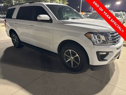 Used 2021 Ford Expedition XLT image 2