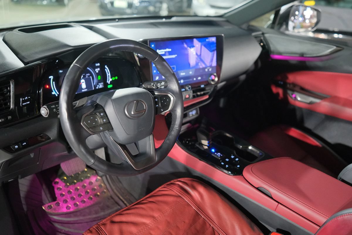 Used 2022 Lexus NX 450h+ AWD w/ Vision Package image 7