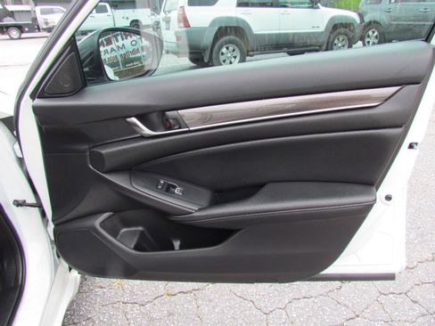 Used 2022 Honda Accord Sport image 19
