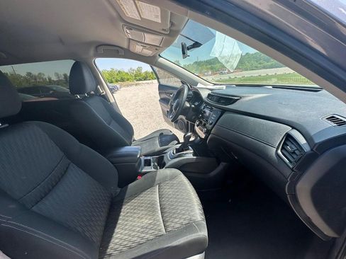 Used 2017 Nissan Rogue S AWD/4WD image 12