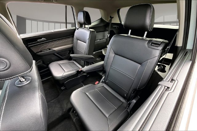 Used 2023 Volkswagen Atlas SE w/ Panoramic Sunroof Package FWD image 21