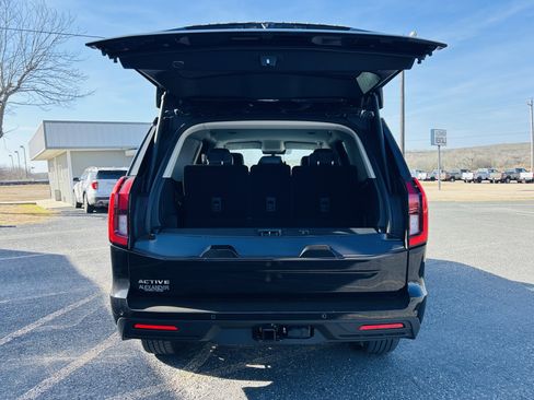 New 2026 Ford Expedition Active RWD image 9