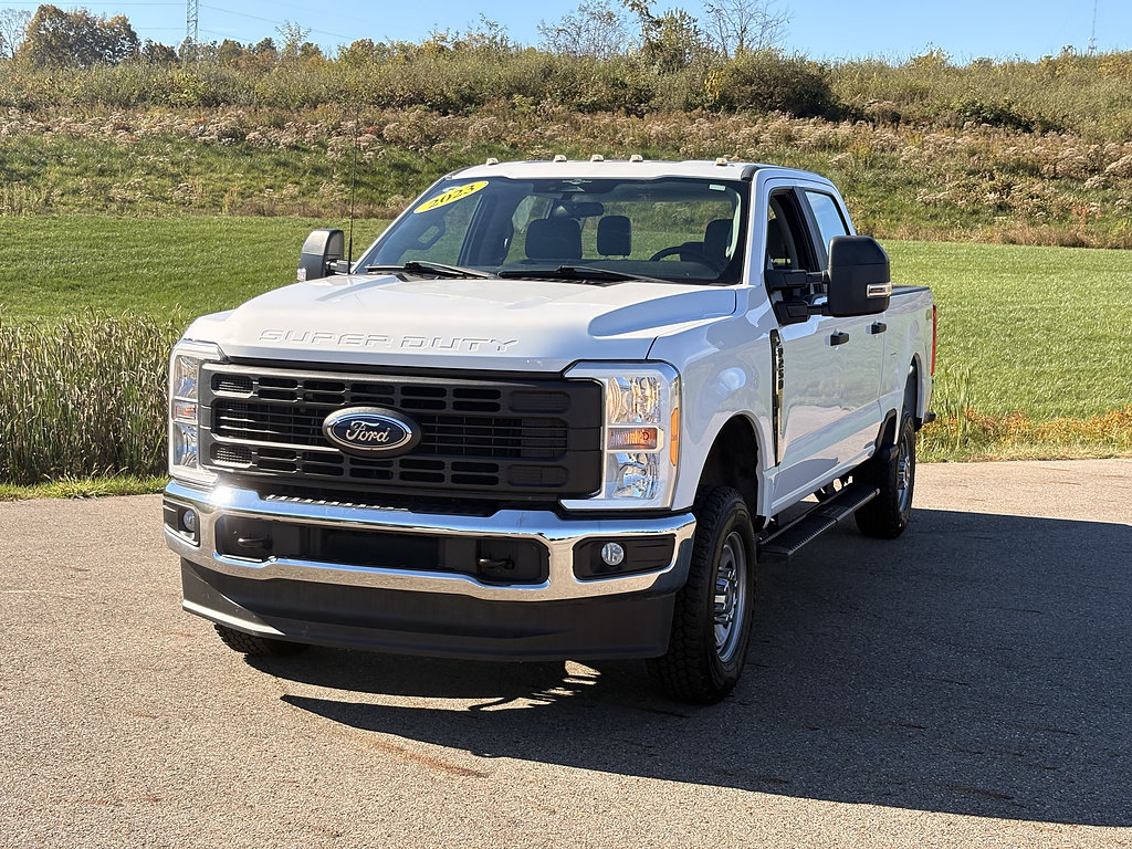 Used 2023 Ford F250 XL w/ Snow Plow/Camper Package AWD/4WD image 1