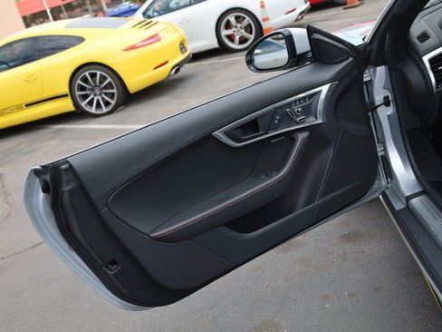 Used 2019 Jaguar F-TYPE R-Dynamic RWD image 21
