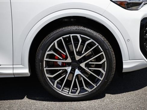 New 2026 Audi SQ5 Premium Plus image 5