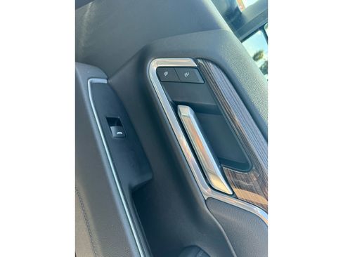 Used 2025 Chevrolet Silverado 2500 LT w/ Trail Boss Package AWD/4WD image 20