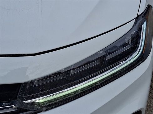 Certified 2025 Volkswagen Jetta GLI Autobahn image 9