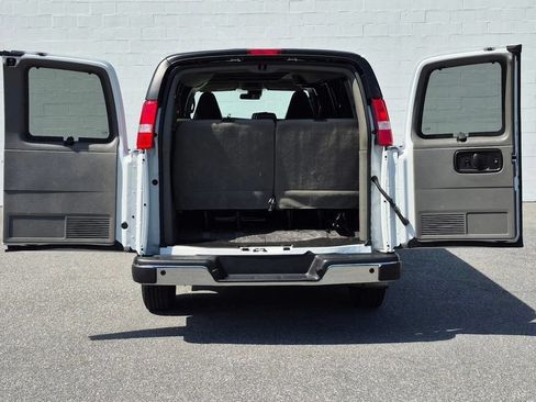 Used 2025 Chevrolet Express 3500 LT w/ LT Preferred Equipment Group RWD image 89