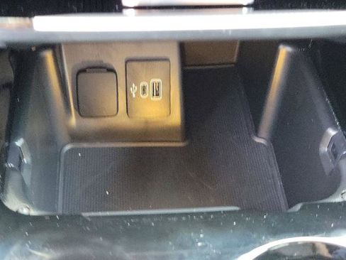 Certified 2025 Ford Explorer Platinum w/ Ultimate Package image 34