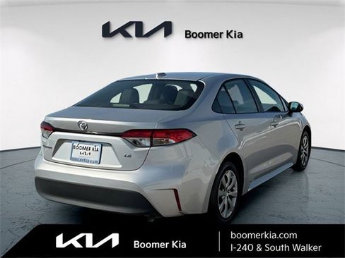 Used 2025 Toyota Corolla LE image 5