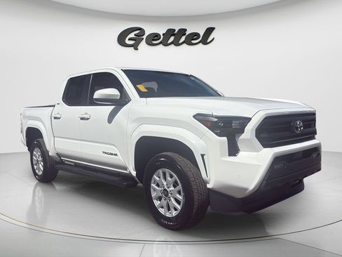 Used 2024 Toyota Tacoma SR5 w/ SR5 Upgrade Package RWD image 3