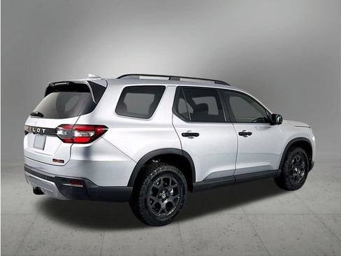 New 2026 Honda Pilot TrailSport image 5
