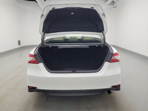 Used 2018 Toyota Camry LE FWD image 29