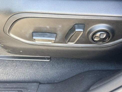 Used 2023 Jeep Grand Cherokee L Laredo image 25