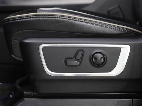 Used 2022 RAM 1500 Laramie w/ Night Edition image 22