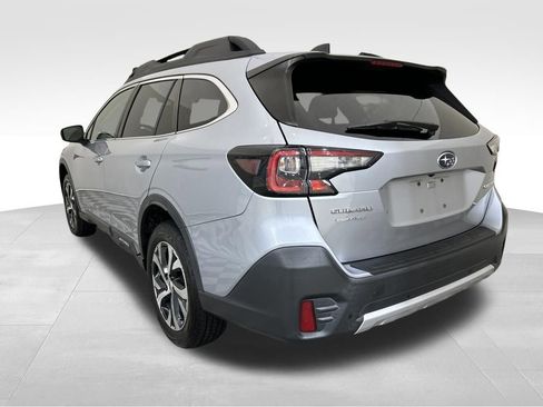 Used 2022 Subaru Outback Limited image 3