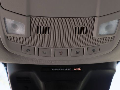 Used 2022 Ford Expedition XLT image 28