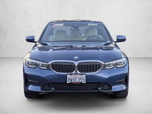 Used 2021 BMW 330i Sedan w/ Premium Package image 2