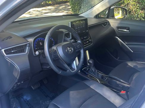 Used 2022 Toyota Corolla Cross XLE image 7
