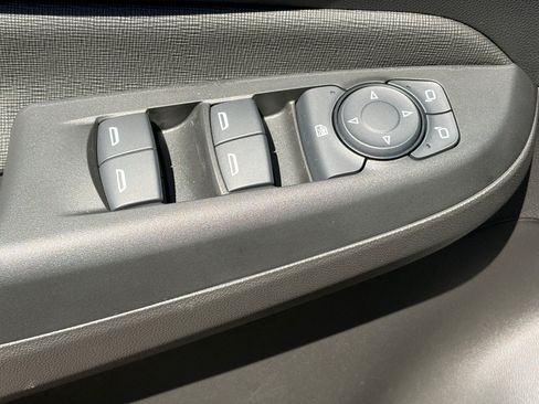 Used 2025 Buick Envista Sport Touring FWD image 17