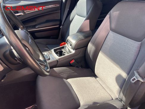 Used 2021 Chrysler 300 Touring image 19