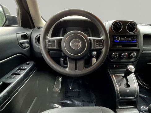 Used 2014 Jeep Patriot Sport w/ Power Value Group FWD image 8