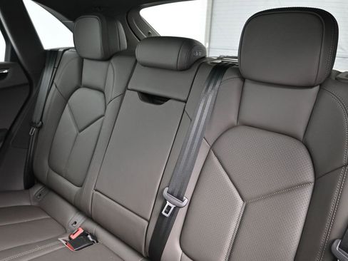 Certified 2026 Porsche Macan image 6