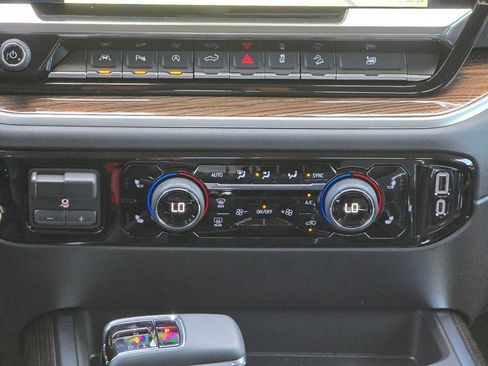 New 2026 Chevrolet Silverado 1500 RST AWD/4WD image 32