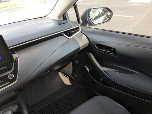 Certified 2025 Toyota Corolla LE FWD image 10