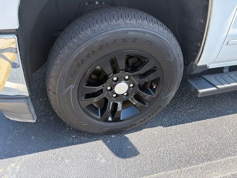 Used 2019 Chevrolet Silverado 1500 LT w/ All Star Edition RWD image 2