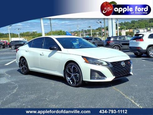 Used 2024 Nissan Altima 2.5 SR w/ SR Premium Package image 1