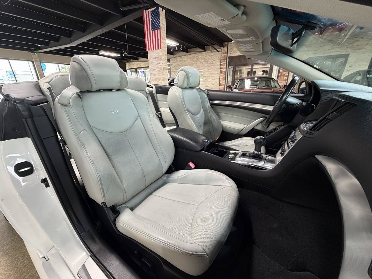 Used 2014 INFINITI Q60 Convertible w/ Premium Package RWD image 16