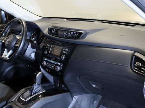 Used 2017 Nissan Rogue SV AWD/4WD image 31