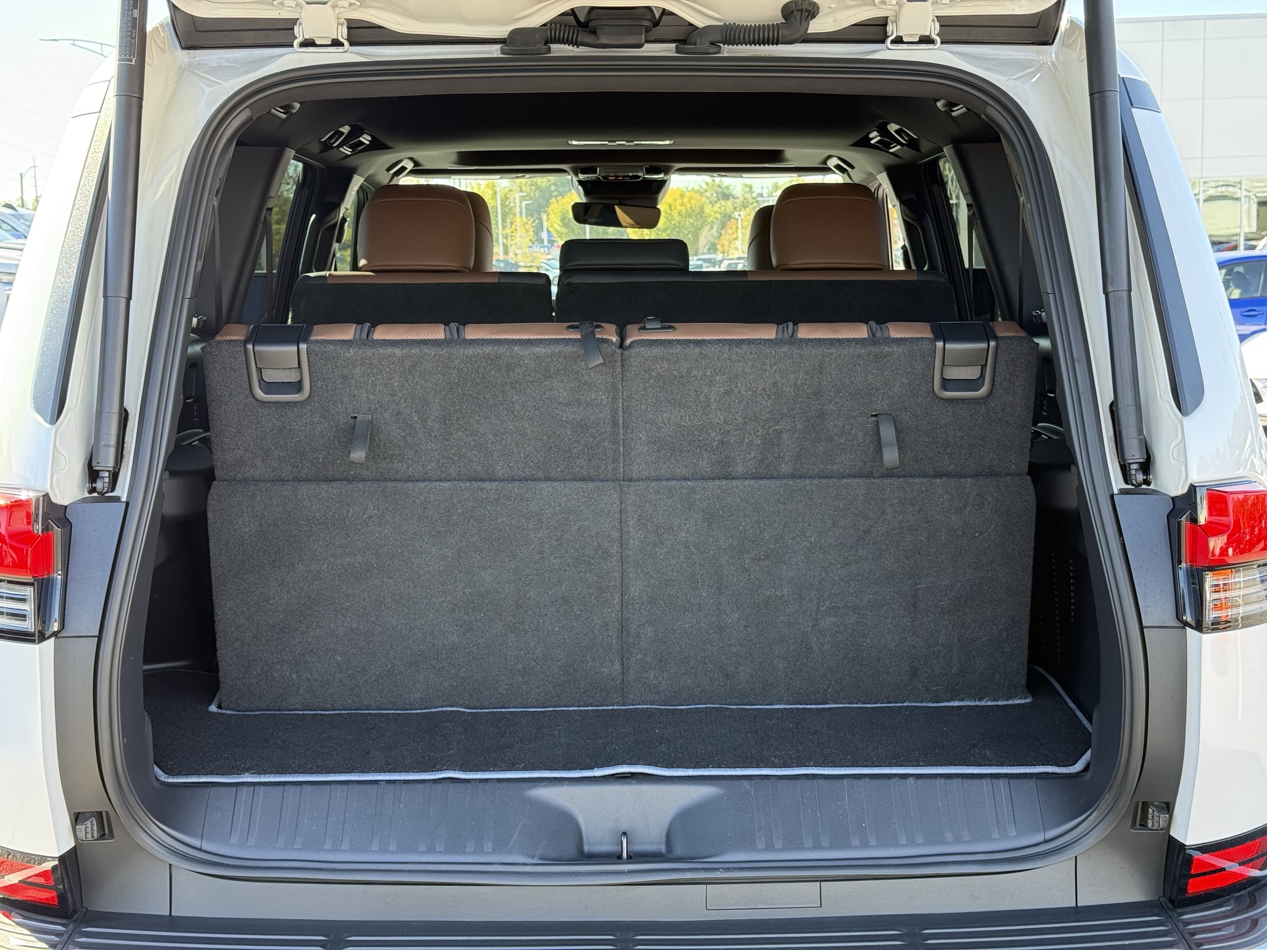 Used 2024 Lexus GX 550 w/ Cold Area Package AWD/4WD image 35